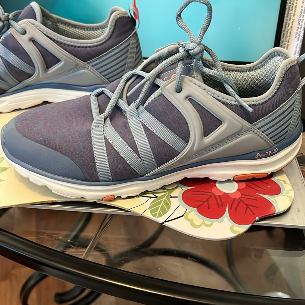 Abeo Women's Lite 2.0 Sneakers with Core 3D Customized Orthotics Sz 8.5 Lt Blue